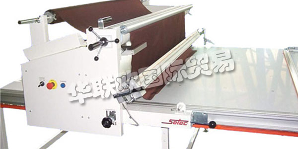 德國(guó)SETEC公司的主要產(chǎn)品：SETEC切割機(jī),SETEC拉布機(jī)，自動(dòng)存儲(chǔ)系統(tǒng)，給料機(jī)，傳送帶等。