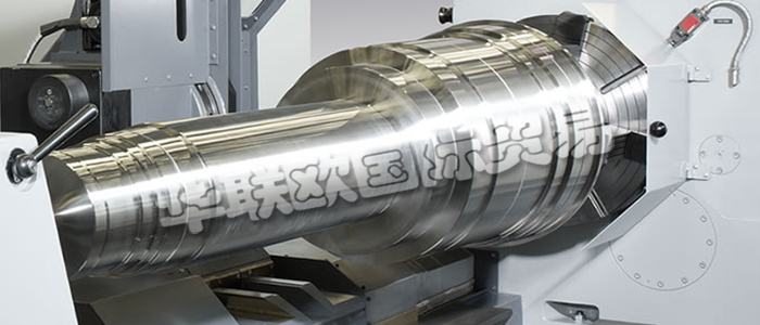 HERKULES車床是集100多年的機(jī)床制造經(jīng)驗(yàn)、可靠性及應(yīng)用考量與最先進(jìn)技術(shù)相結(jié)合的結(jié)果。HERKULES提供各種加工直徑和重量的重型車床，可完成工件直徑從幾厘米，重量幾公斤到直徑3米，重量400噸的加工任務(wù)。HERKULES可提供各種范圍的輥環(huán)高精度車削和修磨的解決方案。